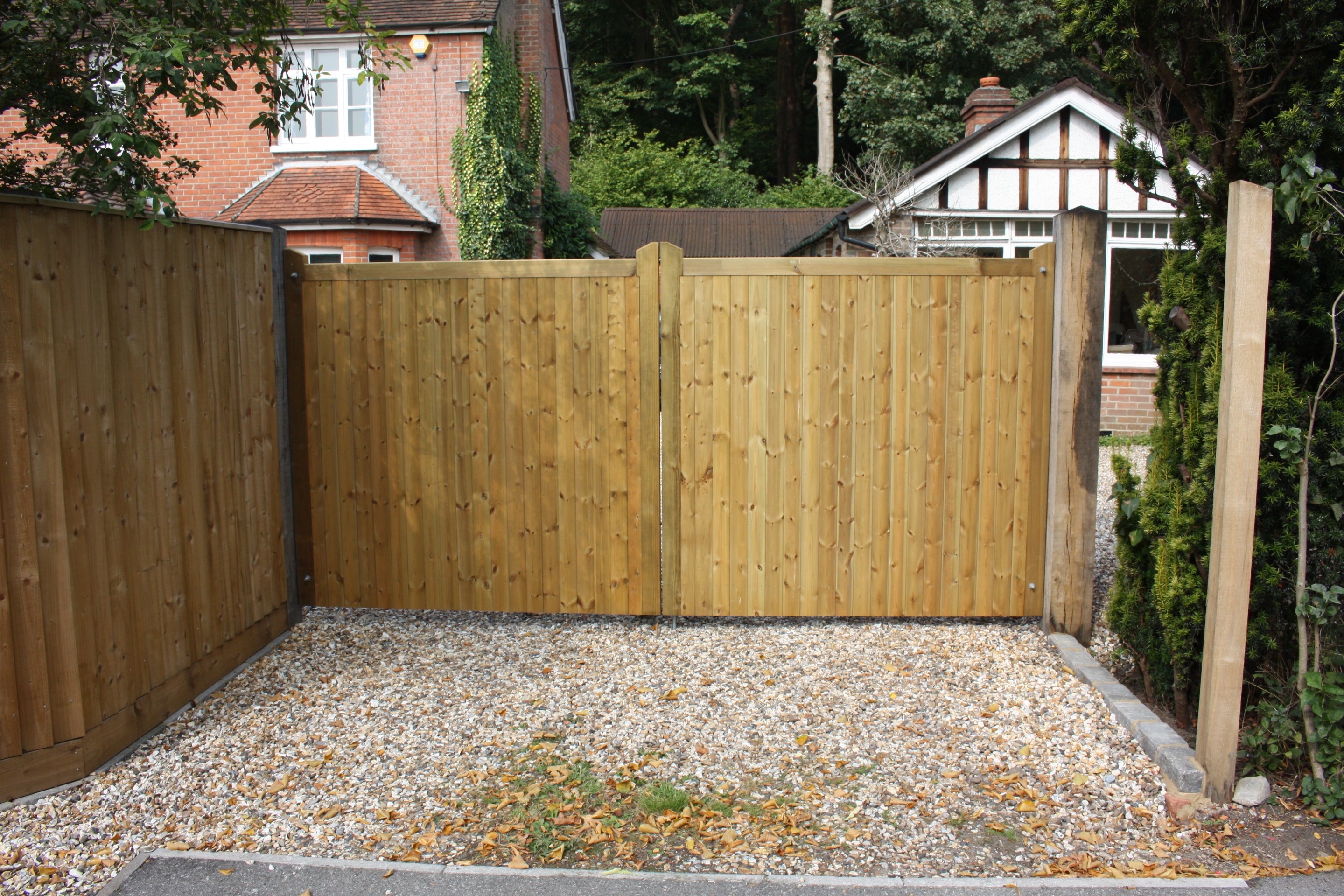 Kennet gates solid top rail front view