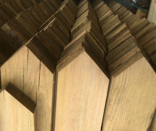 data/sawn-prepared-timber/pointed-top-fence-pales1