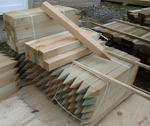 data/sawn-prepared-timber/pointed-pegs.jpg