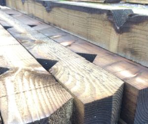 2.4m  100 x 125 3 V Notches B/W TRADE Tr