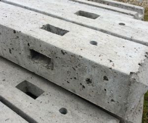 2.75m Concrete Cnr 3x mort post 1.8mF/e